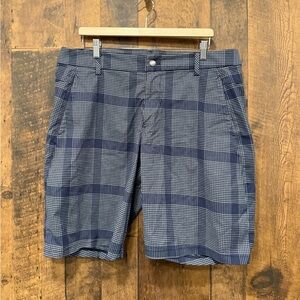 Lululemon men’s blue plaid shorts size 38 10” inseam EUC
